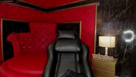 Snapshot of alexiacooperr chatting on November 2025 01:33:02 PM Alexiaa Online 1430 to 2100 GMT-5 online show from November 2025 01:33:02 PM