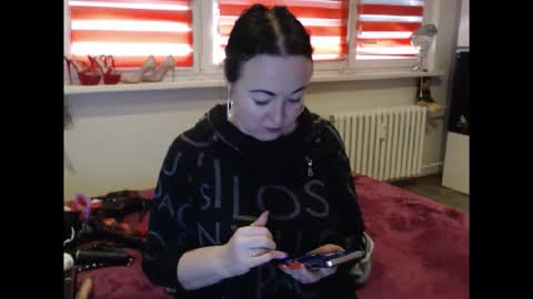 alexie33 online show from April 2026 12:49:01 PM