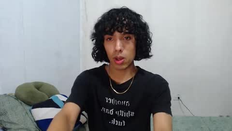 Alexis online show from November 2025 07:02:01 PM