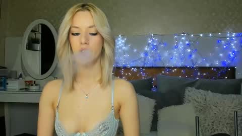 alexisbanx online show from April 2026 11:05:01 AM