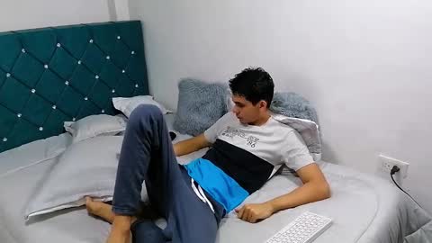 Alexis online show from February 2025 01:09:02 PM