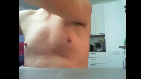 Alexia online show from October 2025 04:49:01 PM