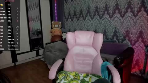 Snapshot of alexracc00n chatting on December 2024 02:57:01 AM Alex online show from December 2024 02:57:01 AM