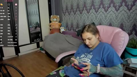 Snapshot of alexracc00n chatting on January 2025 06:00:01 AM Alex online show from January 2025 06:00:01 AM