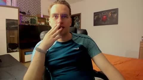 Snapshot of alexs9xtime chatting on May 2026 10:01:01 AM alexs9xtime online show from May 2026 10:01:01 AM