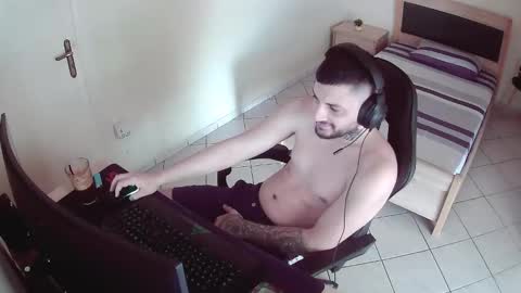 Snapshot of alexthepro00 chatting on June 2026 06:40:01 AM alexthepro00 online show from June 2026 06:40:01 AM