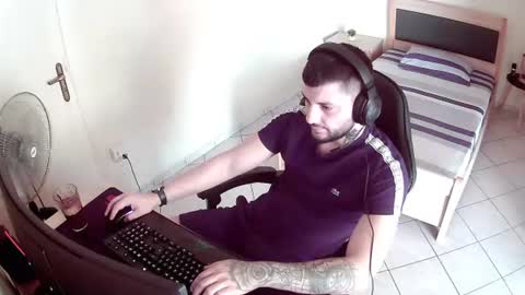Snapshot of alexthepro00 chatting on June 2026 01:35:01 PM alexthepro00 online show from June 2026 01:35:01 PM