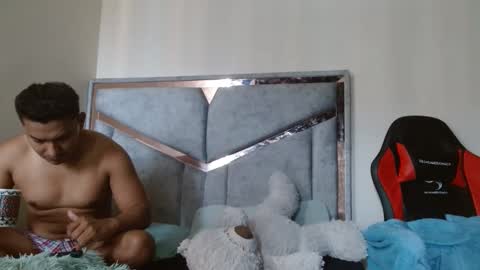alex y luisa online show from May 2026 03:19:02 PM