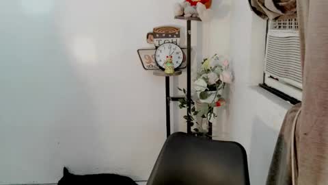 Snapshot of aleysia69 chatting on October 2025 05:52:01 AM MARIE online show from October 2025 05:52:01 AM
