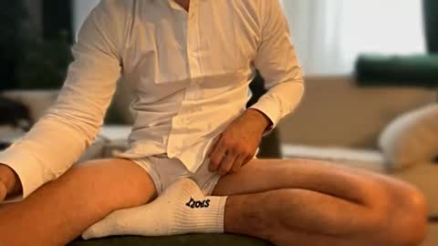 alfadreamer0011 online show from November 2025 01:32:01 PM