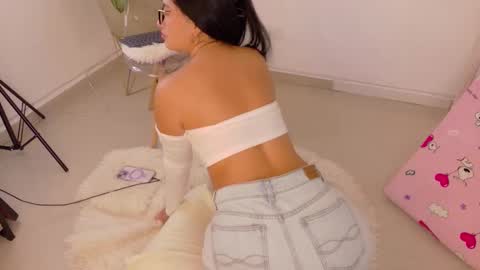 Alia  online show from December 2025 04:31:02 AM