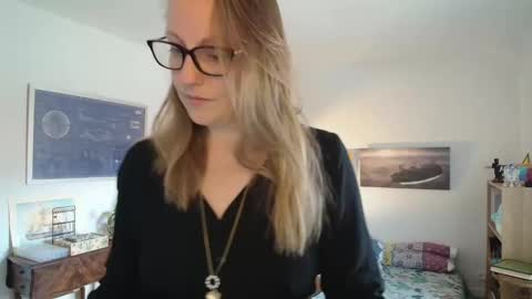 Alice online show from October 2025 10:38:02 AM