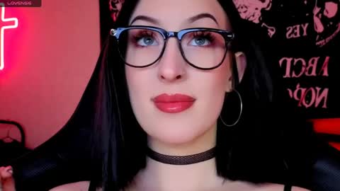 Snapshot of alice___mistress chatting on May 2026 09:09:02 PM Miss Alice online show from May 2026 09:09:02 PM