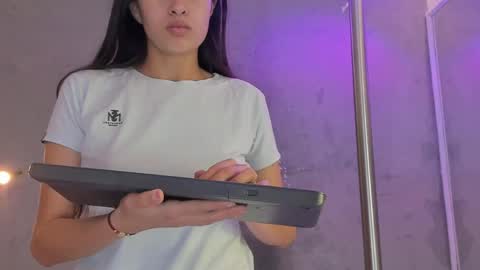 Alice Susan online show from April 2026 07:54:01 PM