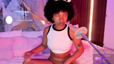 Mey online show from October 2025 10:52:01 PM