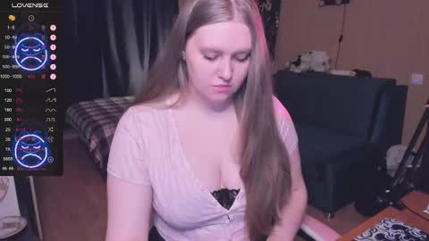 Snapshot of alice_dreamgirl_ chatting on October 2025 09:15:01 AM Alice 3 online show from October 2025 09:15:01 AM
