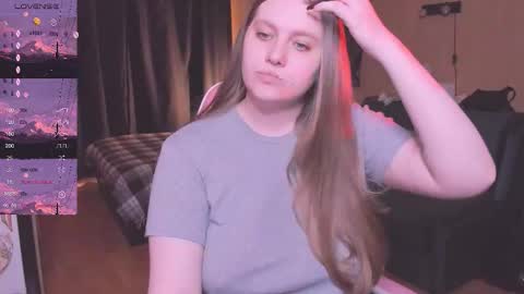 Snapshot of alice_dreamgirl_ chatting on October 2025 09:42:01 AM Alice 3 online show from October 2025 09:42:01 AM
