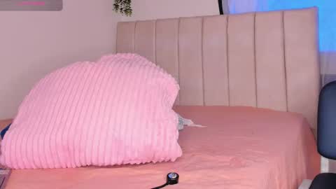 ALICE    Alice guzman online show from November 2025 04:23:01 PM