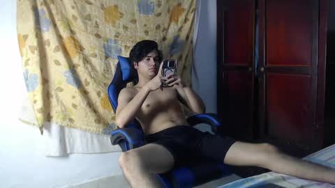 Snapshot of alice_julls chatting on May 2026 06:59:01 PM alice online show from May 2026 06:59:01 PM