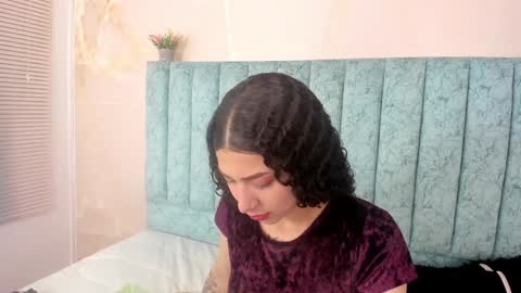 Snapshot of alice_martinez_ chatting on January 2025 04:06:01 AM alice and amber online show from January 2025 04:06:01 AM