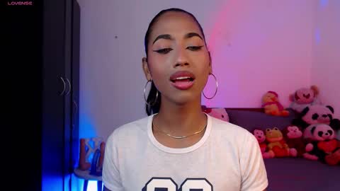 Snapshot of alice_massiel chatting on November 2025 08:52:02 PM online show from November 2025 08:52:02 PM