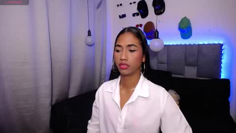 Snapshot of alice_massiel chatting on November 2025 10:45:02 PM online show from November 2025 10:45:02 PM