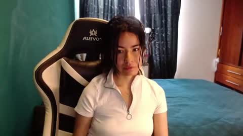 Snapshot of alice_middle01 chatting on July 2026 05:34:01 PM Alice online show from July 2026 05:34:01 PM