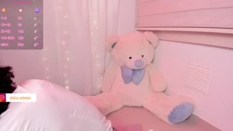 Snapshot of alice_wiinter chatting on July 2026 11:07:02 PM Alice online show from July 2026 11:07:02 PM