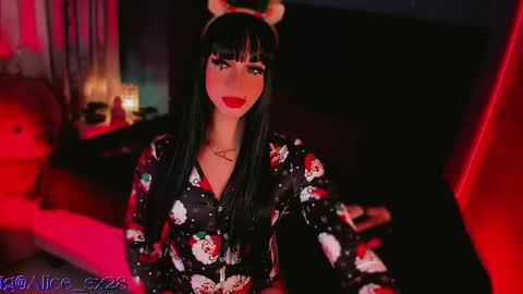 Alice online show from November 2025 07:23:02 AM