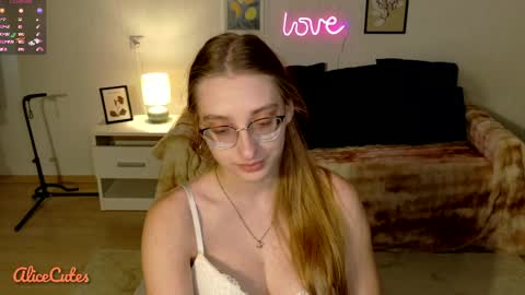AliceCutes online show from April 2026 12:39:02 PM