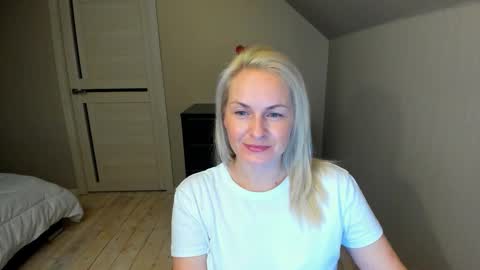 Alicee online show from October 2025 07:23:02 PM