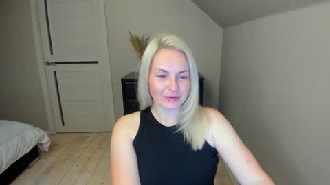 Alicee online show from October 2025 07:23:01 PM