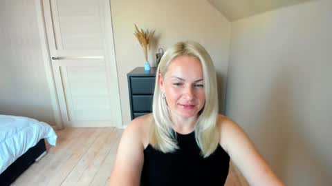 Alicee online show from October 2025 10:04:01 AM