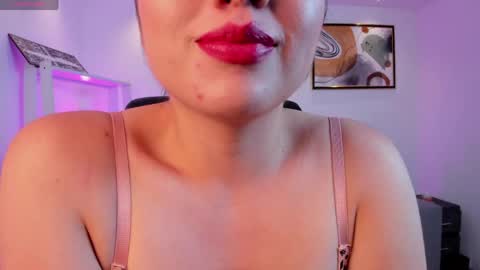 aliceebroownn online show from April 2026 09:39:01 PM