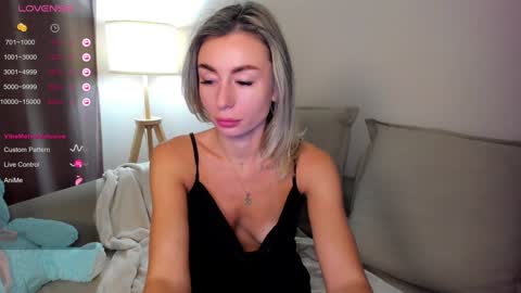 Snapshot of aliceevan chatting on December 2024 02:05:02 PM Daniella online show from December 2024 02:05:02 PM