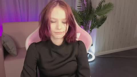 Snapshot of alicekruze chatting on June 2026 12:56:02 AM alicekruze online show from June 2026 12:56:02 AM
