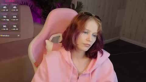 Snapshot of alicekruze chatting on June 2026 02:53:01 AM alicekruze online show from June 2026 02:53:01 AM