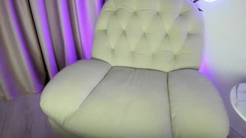 AliceLevine online show from November 2025 05:08:02 AM