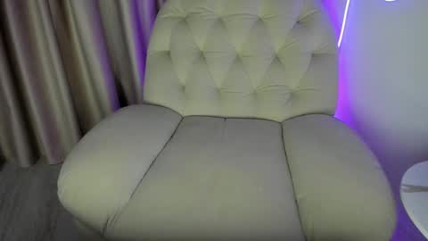 AliceLevine online show from November 2025 05:09:02 AM