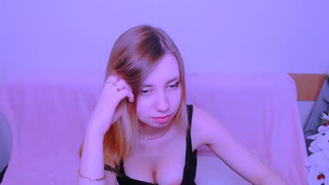 Snapshot of alicemias_ chatting on May 2026 11:39:01 AM Alice online show from May 2026 11:39:01 AM