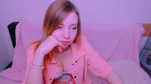 Snapshot of alicemias_ chatting on May 2026 09:38:01 AM Alice online show from May 2026 09:38:01 AM