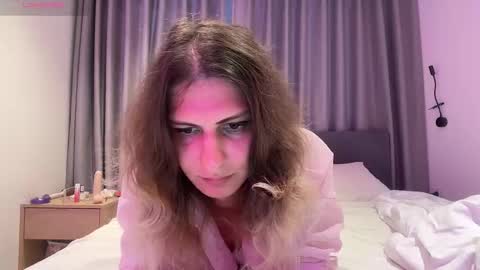 AlicePinkhead online show from December 2025 06:00:01 AM