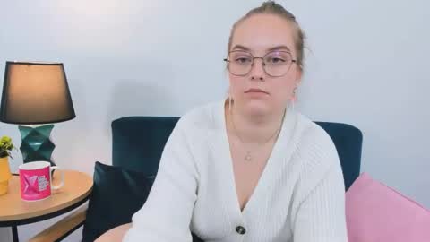 alicesensitive online show from September 2025 11:01:01 AM