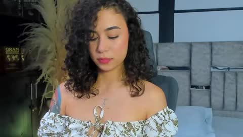 Snapshot of alicestevens_ chatting on April 2026 04:00:01 PM Alicestevens online show from April 2026 04:00:01 PM