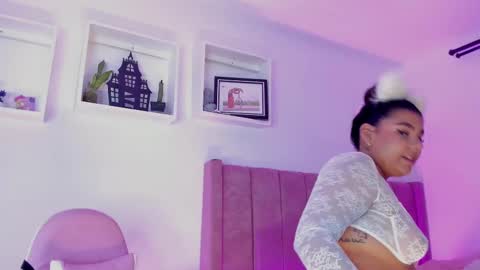 A L I C E  T H U N D E R online show from October 2025 04:37:02 AM