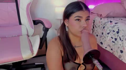 A L I C E  T H U N D E R online show from November 2025 04:15:02 AM