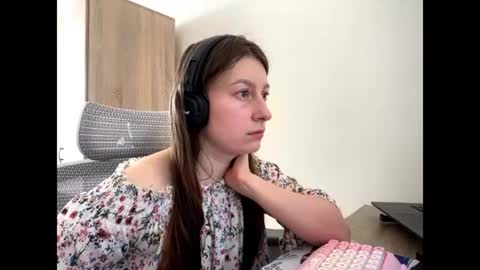 Jenny online show from June 2026 04:27:01 PM