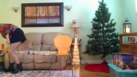 Alicia deHart  Help me reach 1000 Followers. Its FREE online show from November 2025 07:18:01 PM