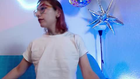 Snapshot of aliciawithe chatting on November 2025 11:43:01 AM Alicia online show from November 2025 11:43:01 AM