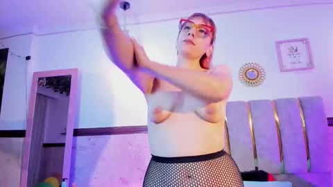 Snapshot of aliciawithe chatting on November 2025 11:53:01 AM Alicia online show from November 2025 11:53:01 AM